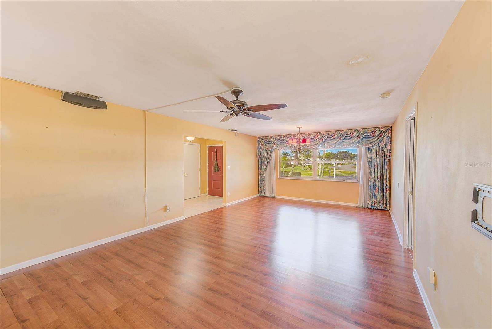 IMPERIAL POINT - Residential