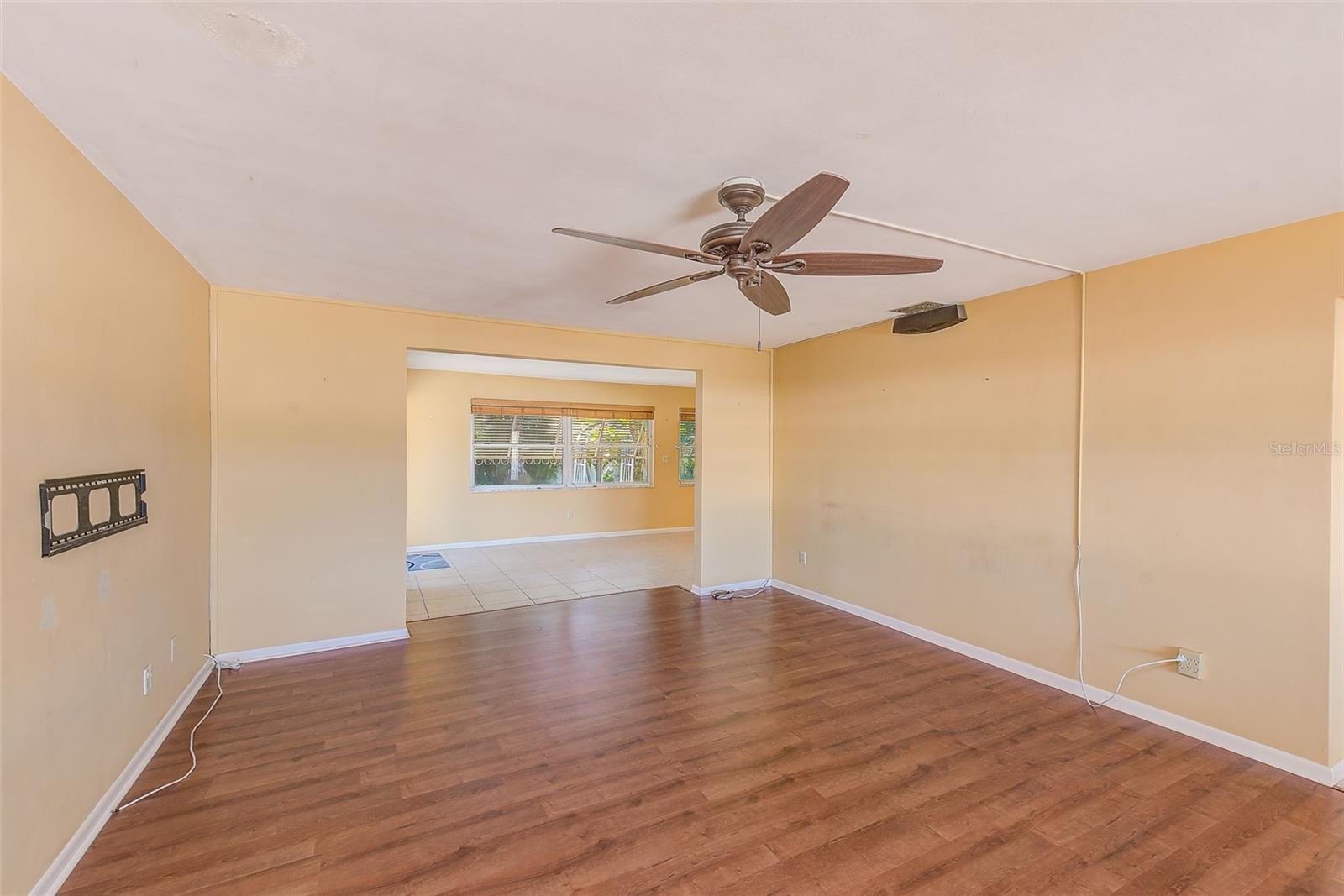 IMPERIAL POINT - Residential