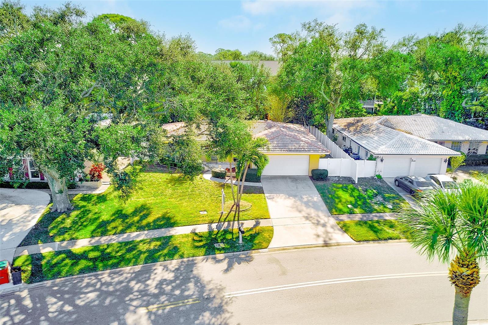 IMPERIAL POINT - Residential