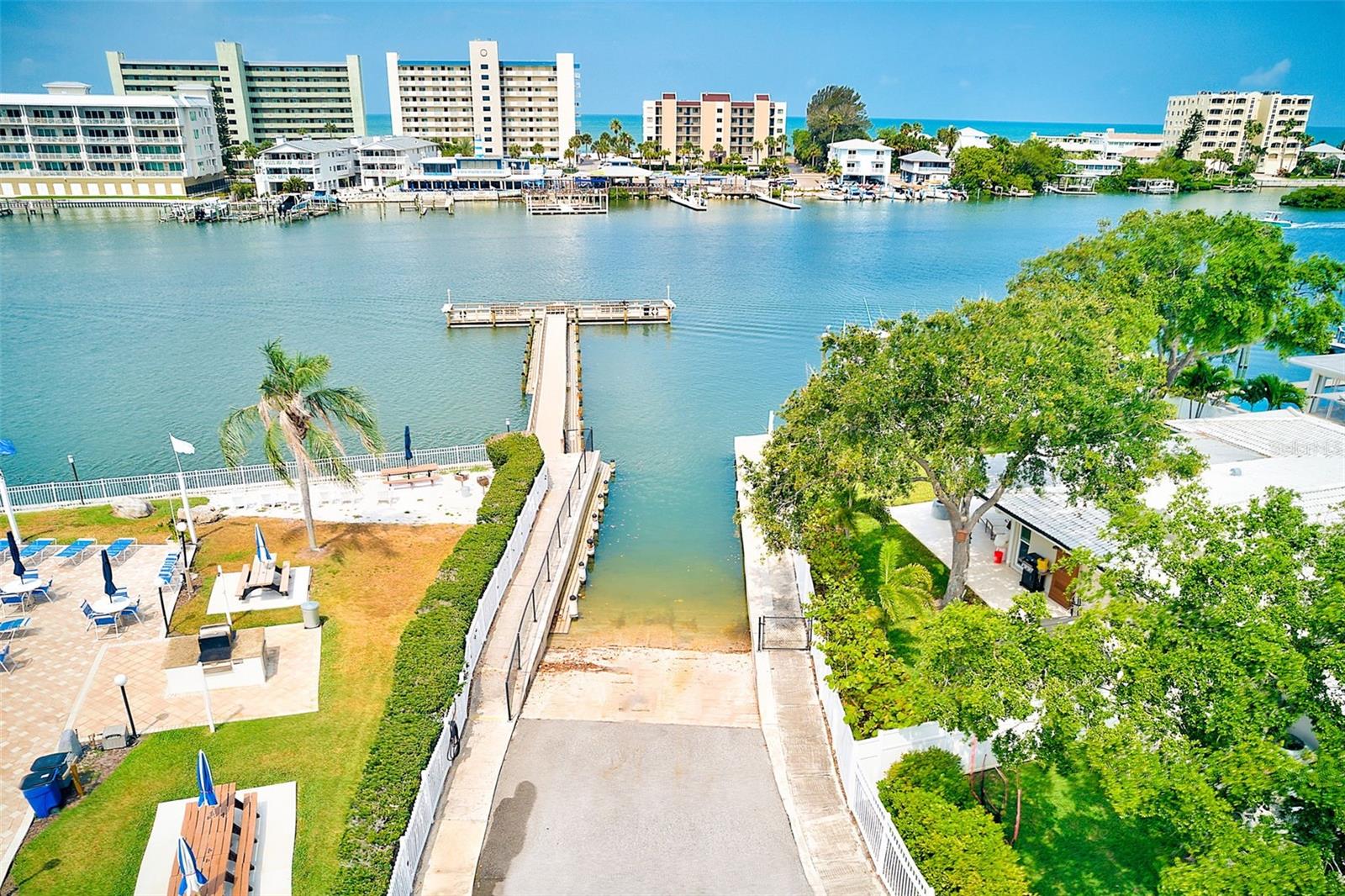 IMPERIAL POINT - Residential