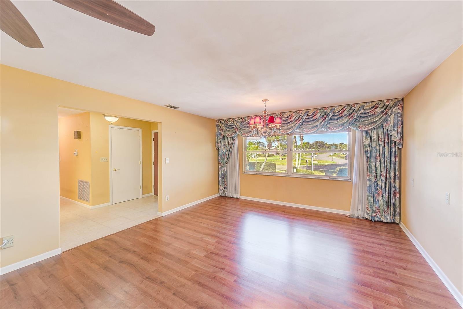 IMPERIAL POINT - Residential