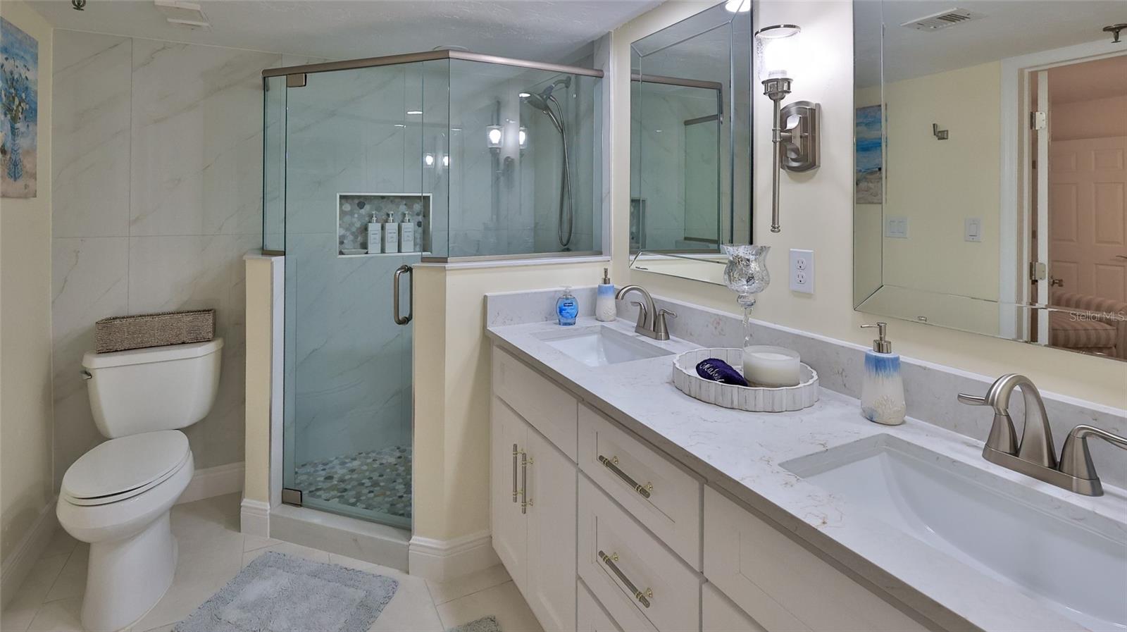 SUNRISE CONDO - Residential