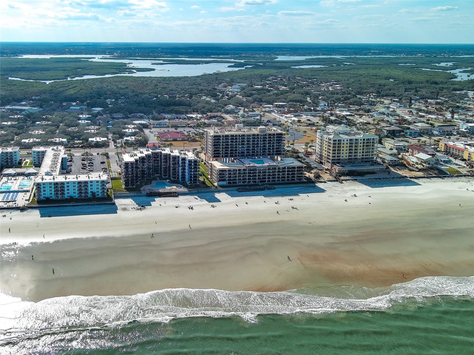 SUNRISE CONDO - Residential