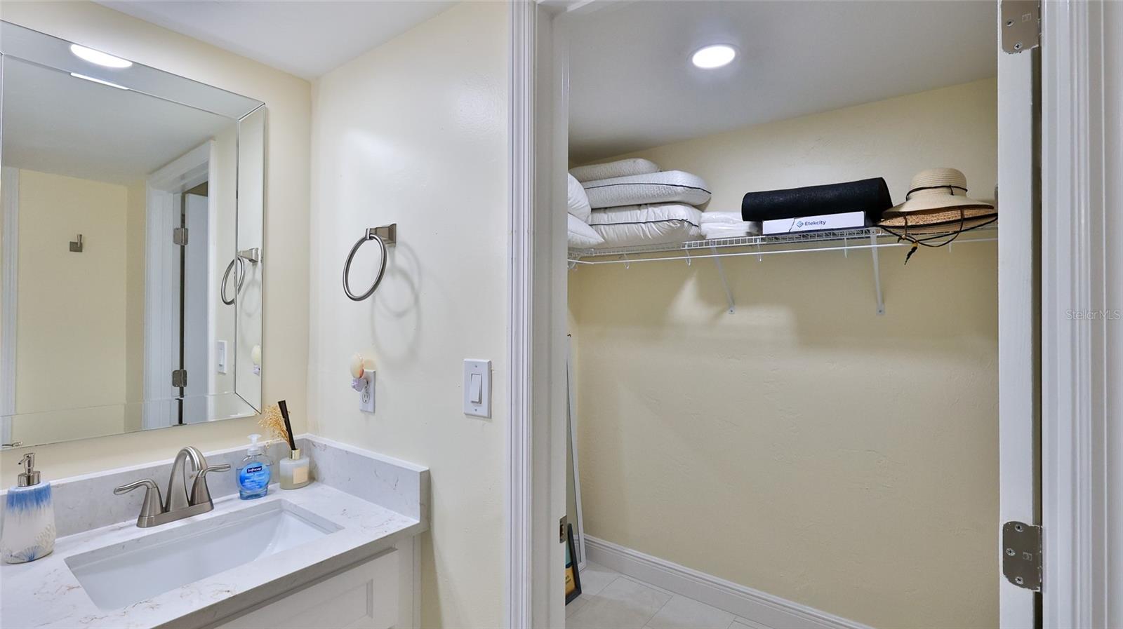 SUNRISE CONDO - Residential