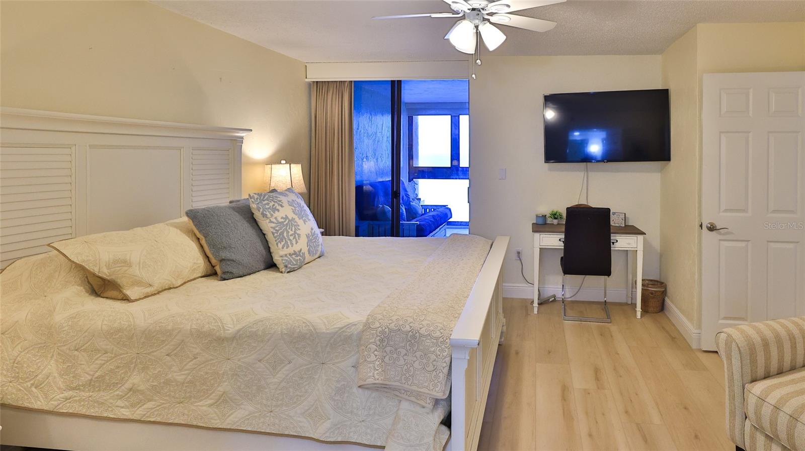 SUNRISE CONDO - Residential