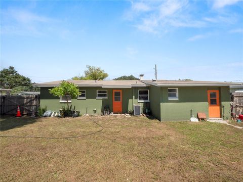 A home in AUBURNDALE