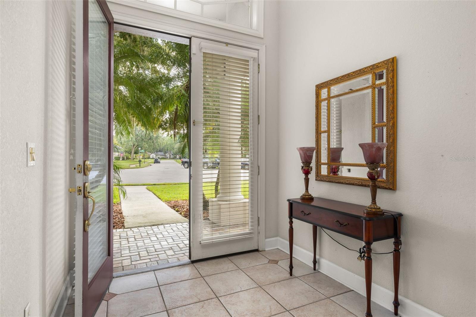 1178 BLACK WALNUT COURT