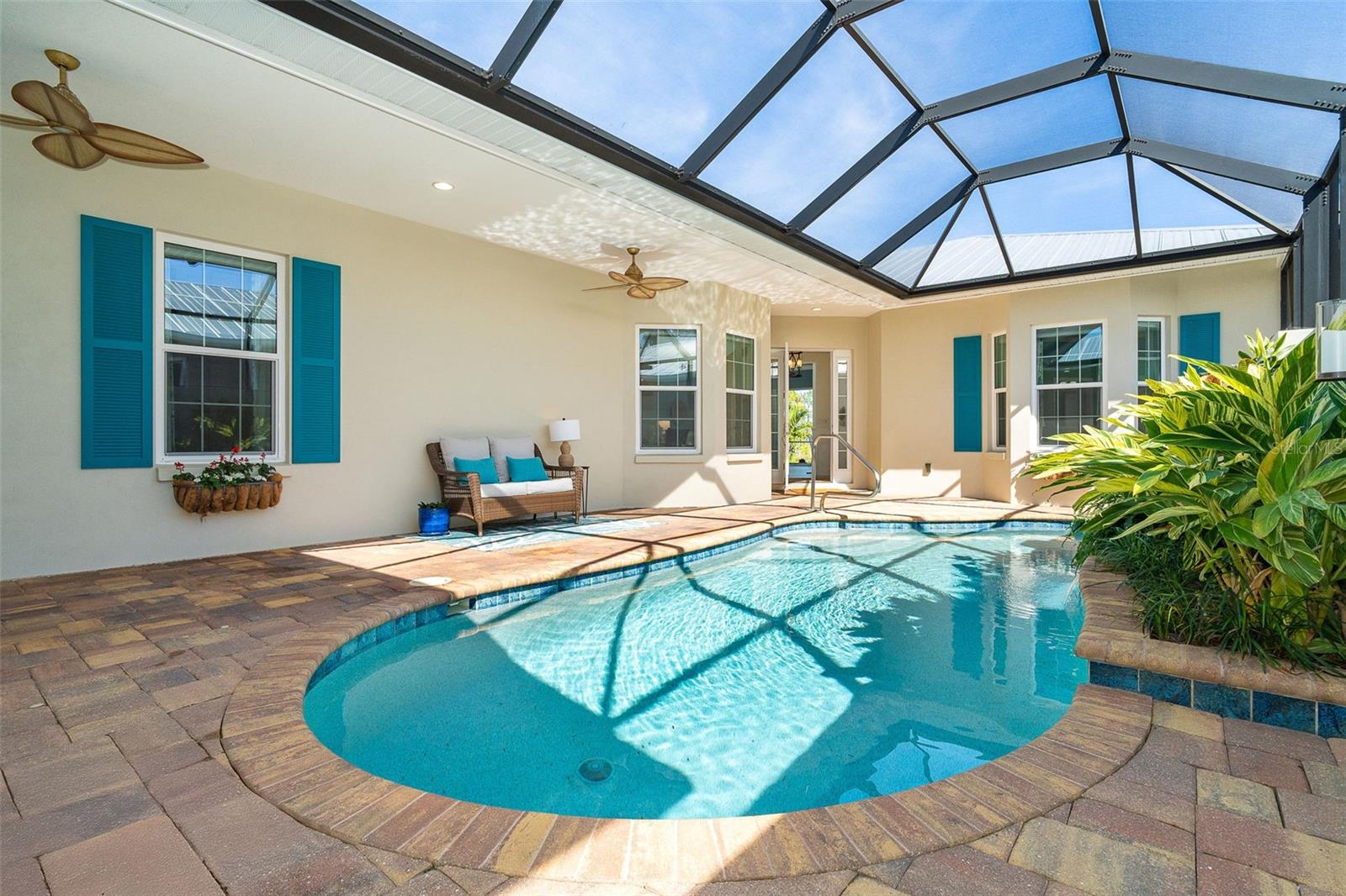 CORAL CAYE - Residential