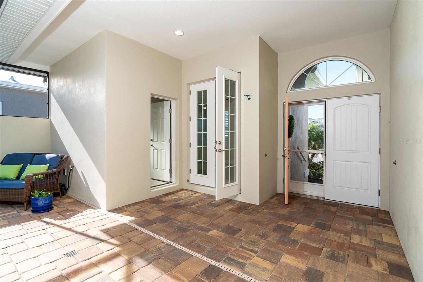 CORAL CAYE - Residential