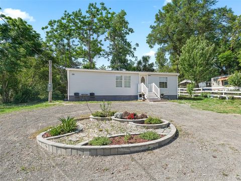 Photo of 214 Morningside Avenue, Lady Lake, FL 32159 (MLS # G5095646)
