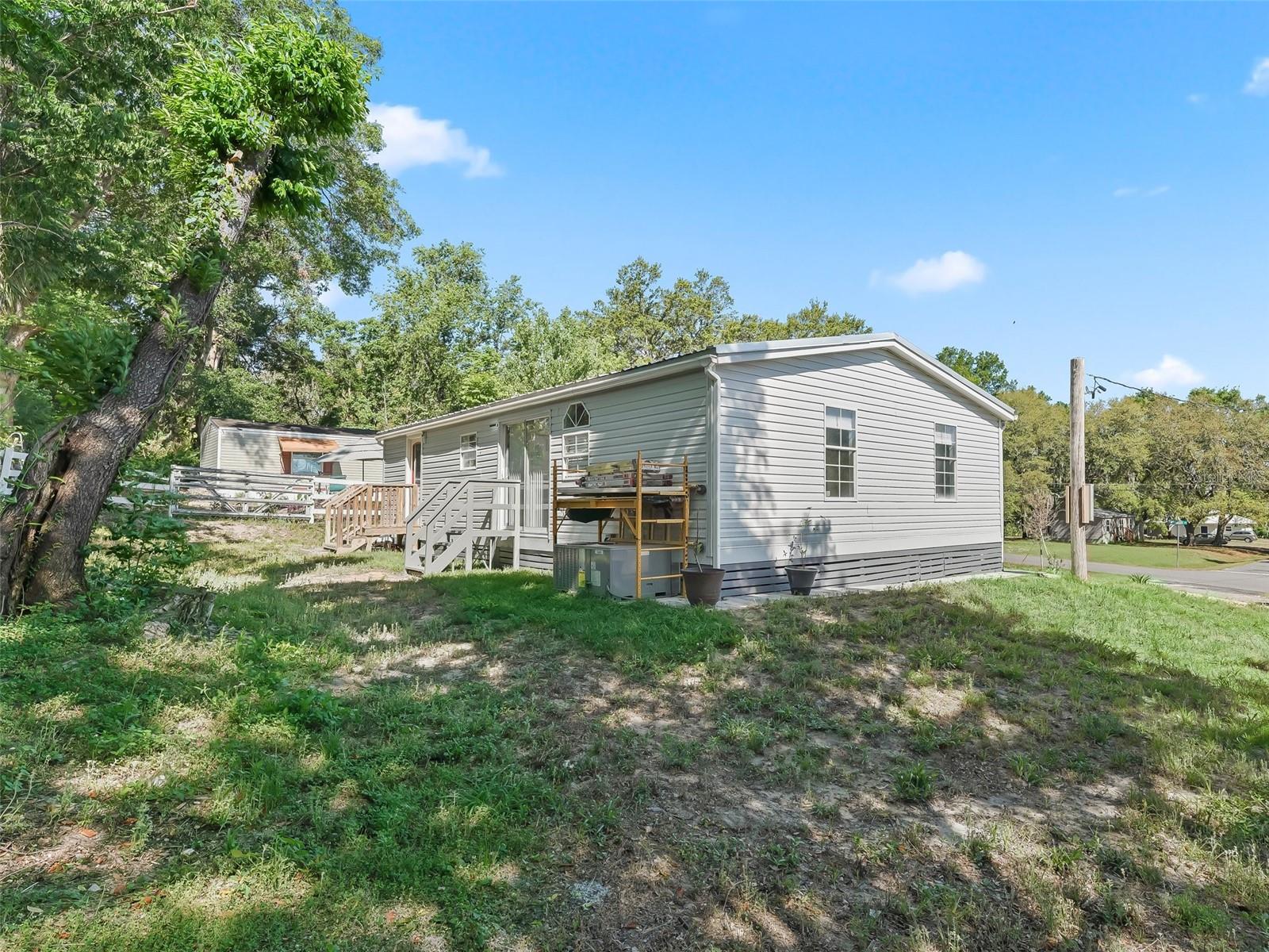 LADY LAKE SKYLINE HILLS - Residential