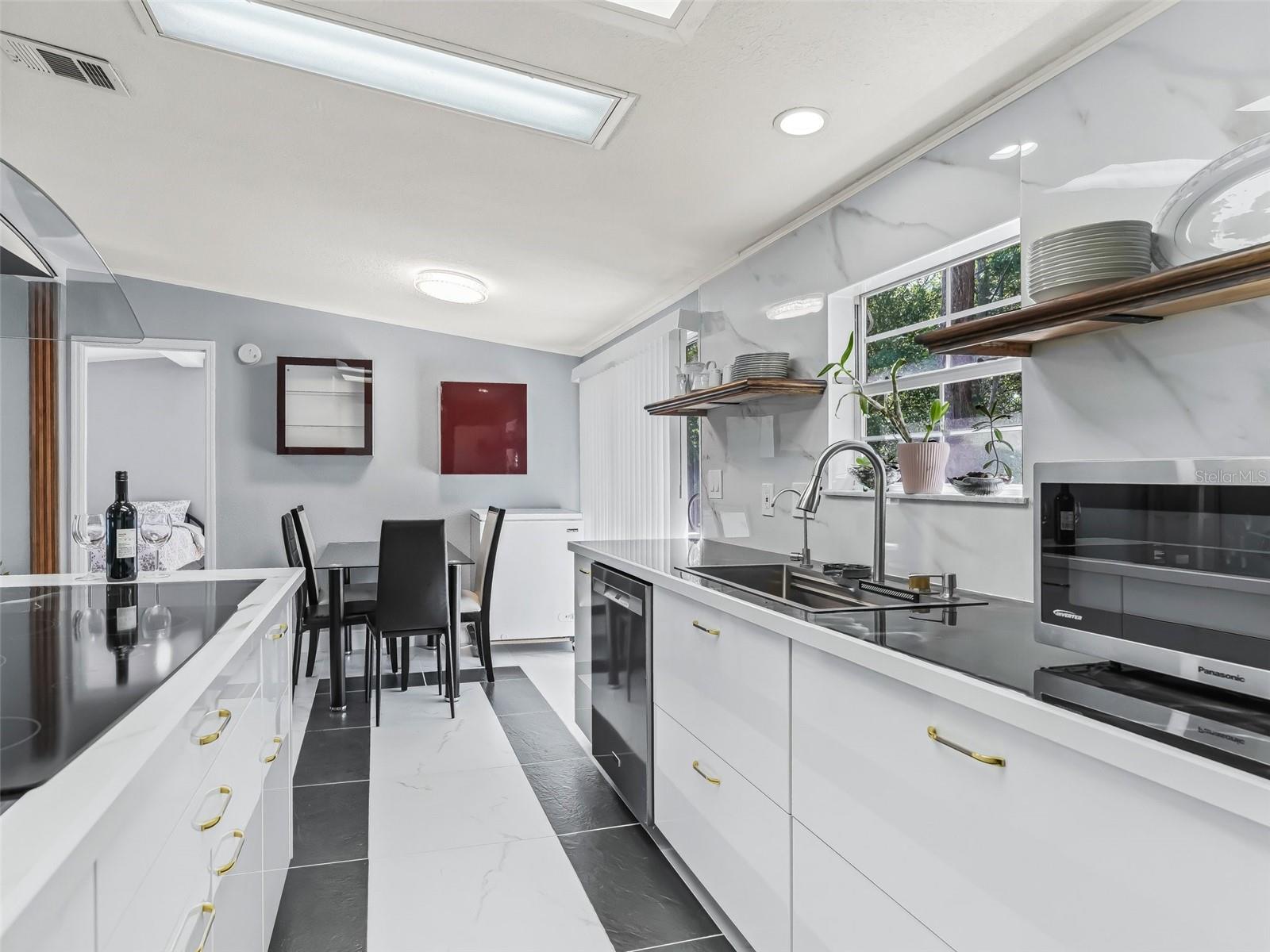 LADY LAKE SKYLINE HILLS - Residential