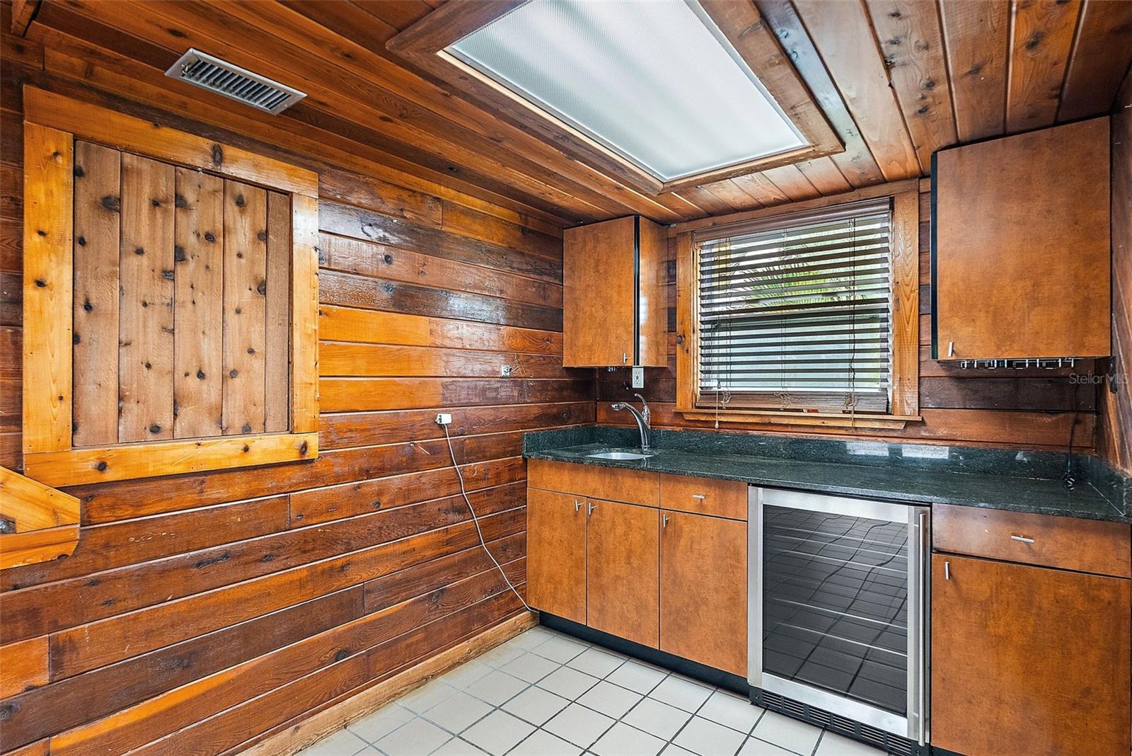 TROPICAL SHORES - Residential