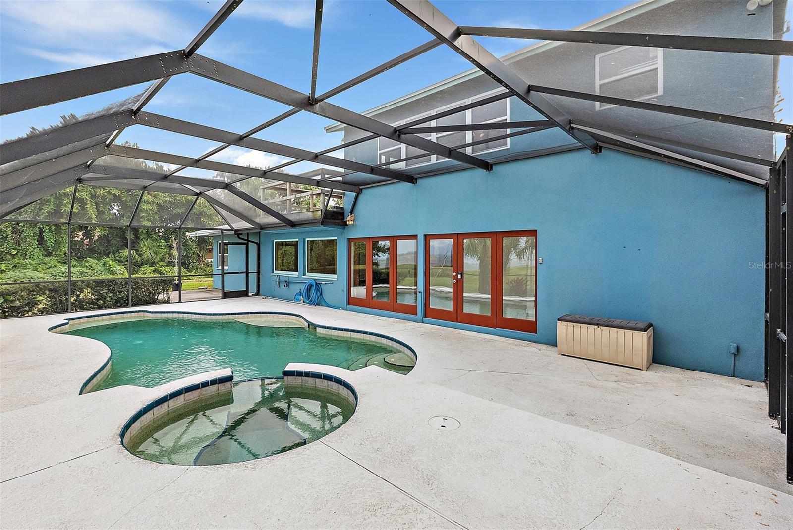 TROPICAL SHORES - Residential