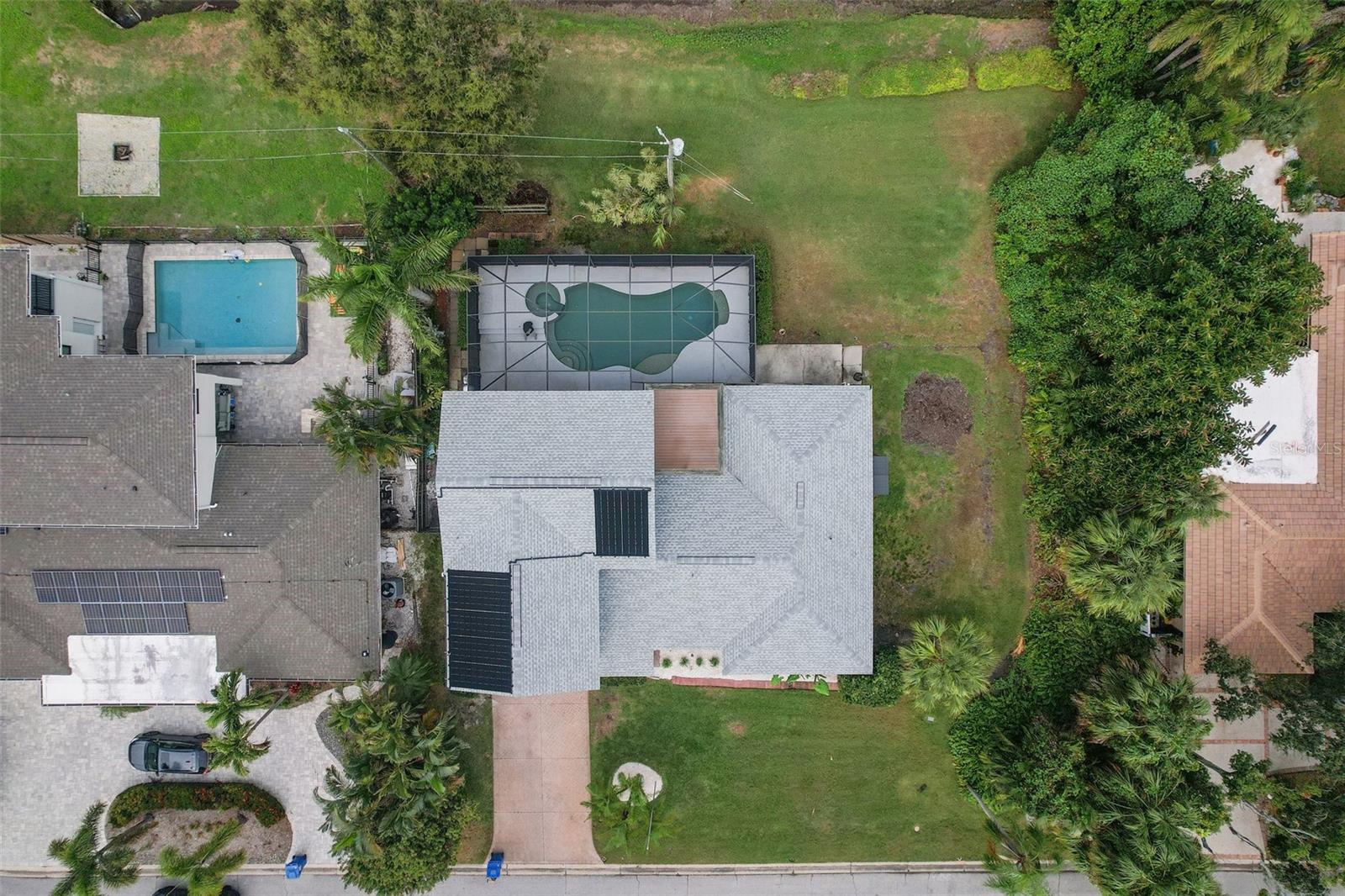 TROPICAL SHORES - Residential