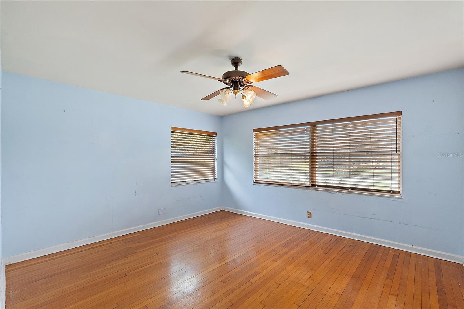 TROPICAL SHORES - Residential