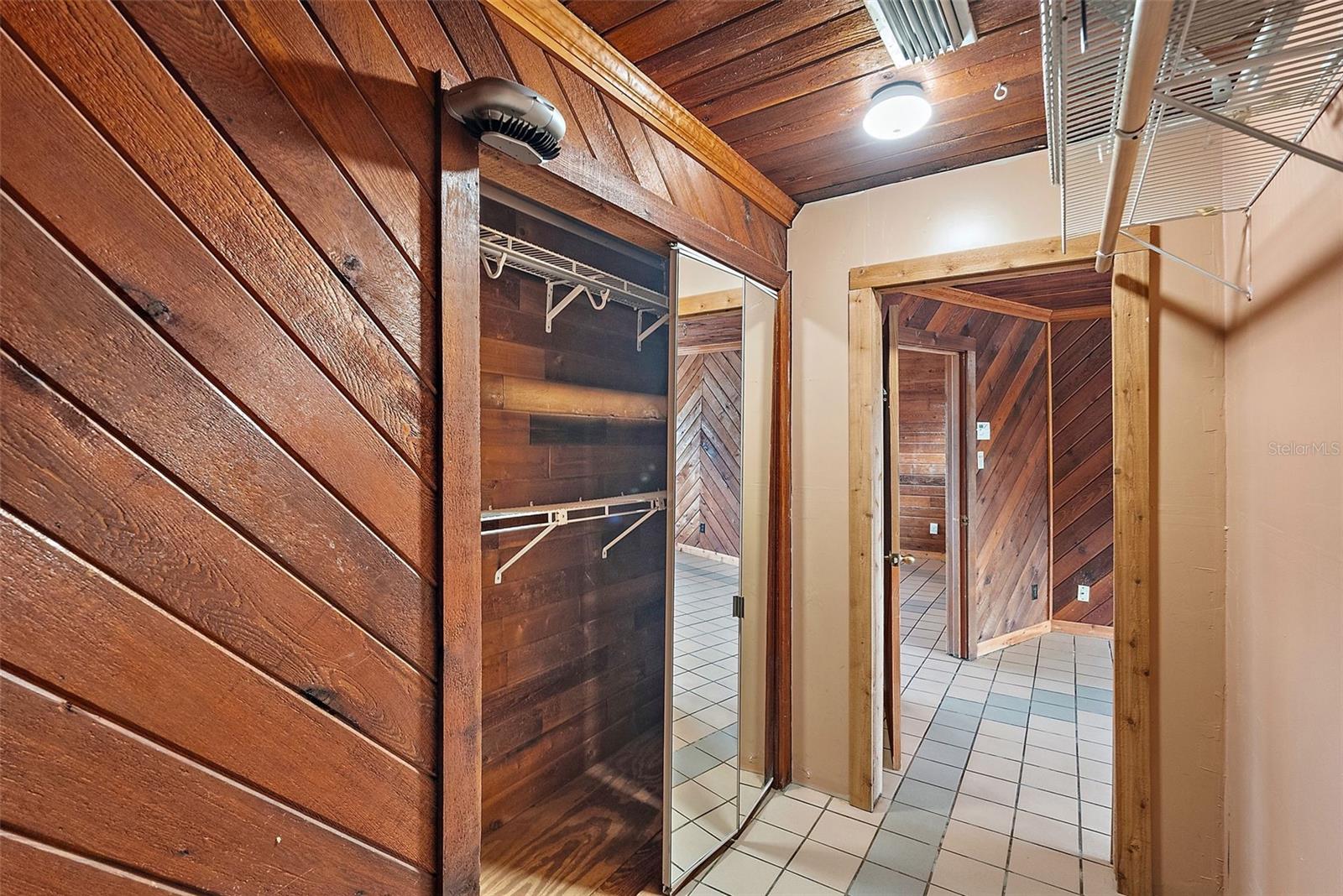 TROPICAL SHORES - Residential