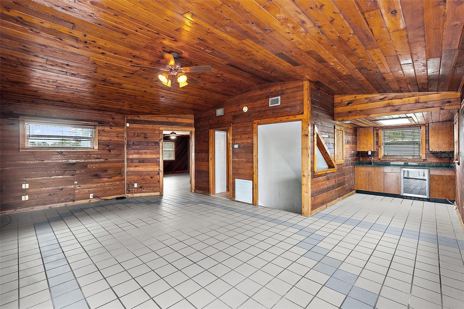 TROPICAL SHORES - Residential