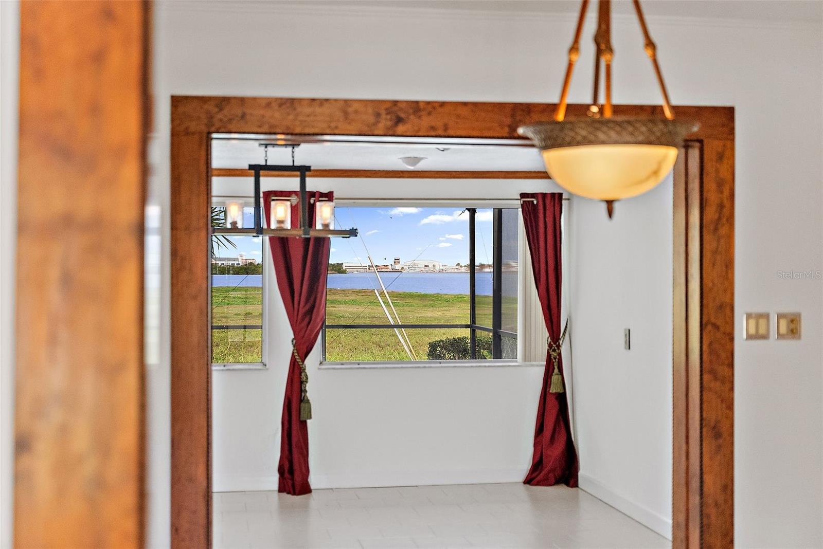 TROPICAL SHORES - Residential