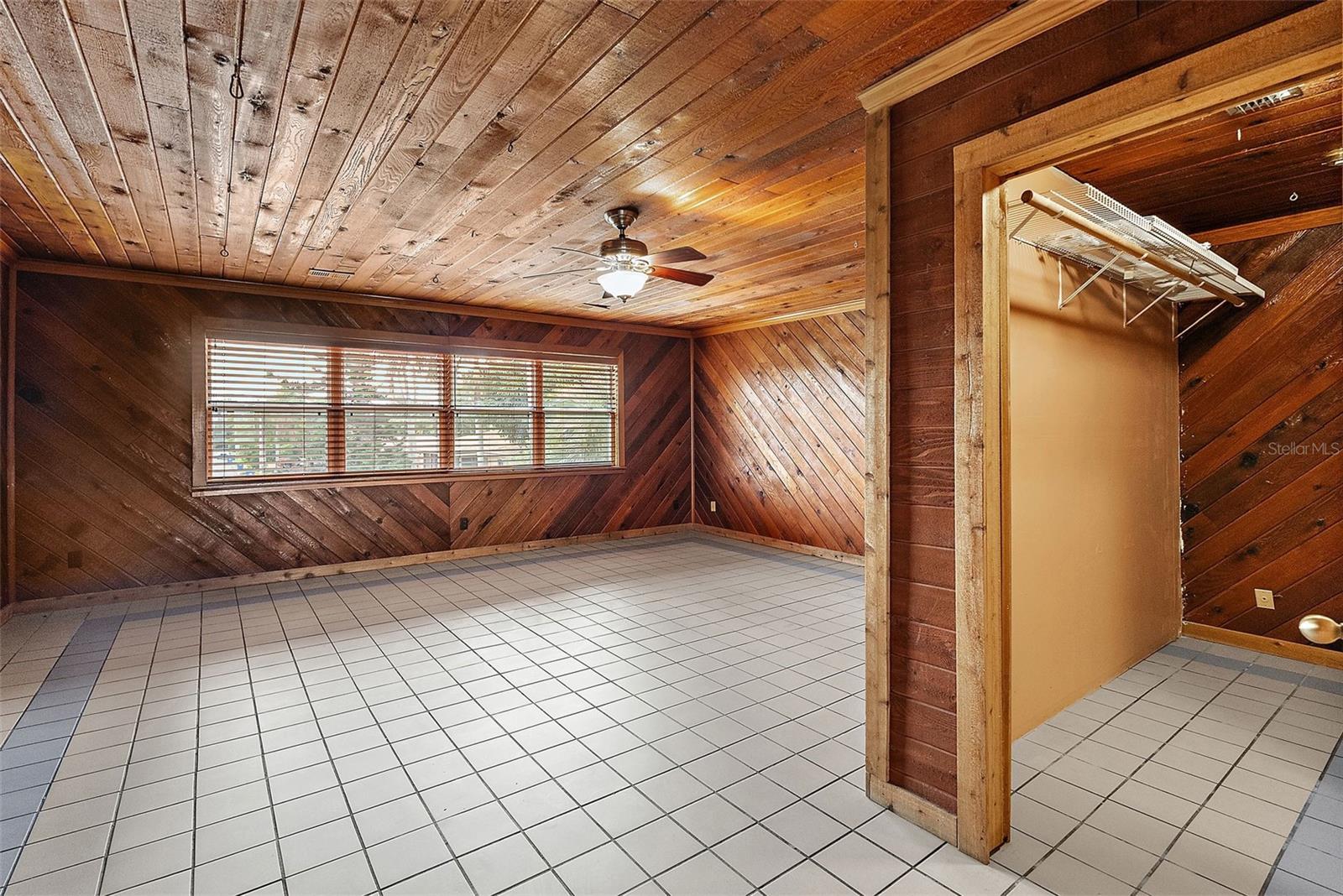 TROPICAL SHORES - Residential