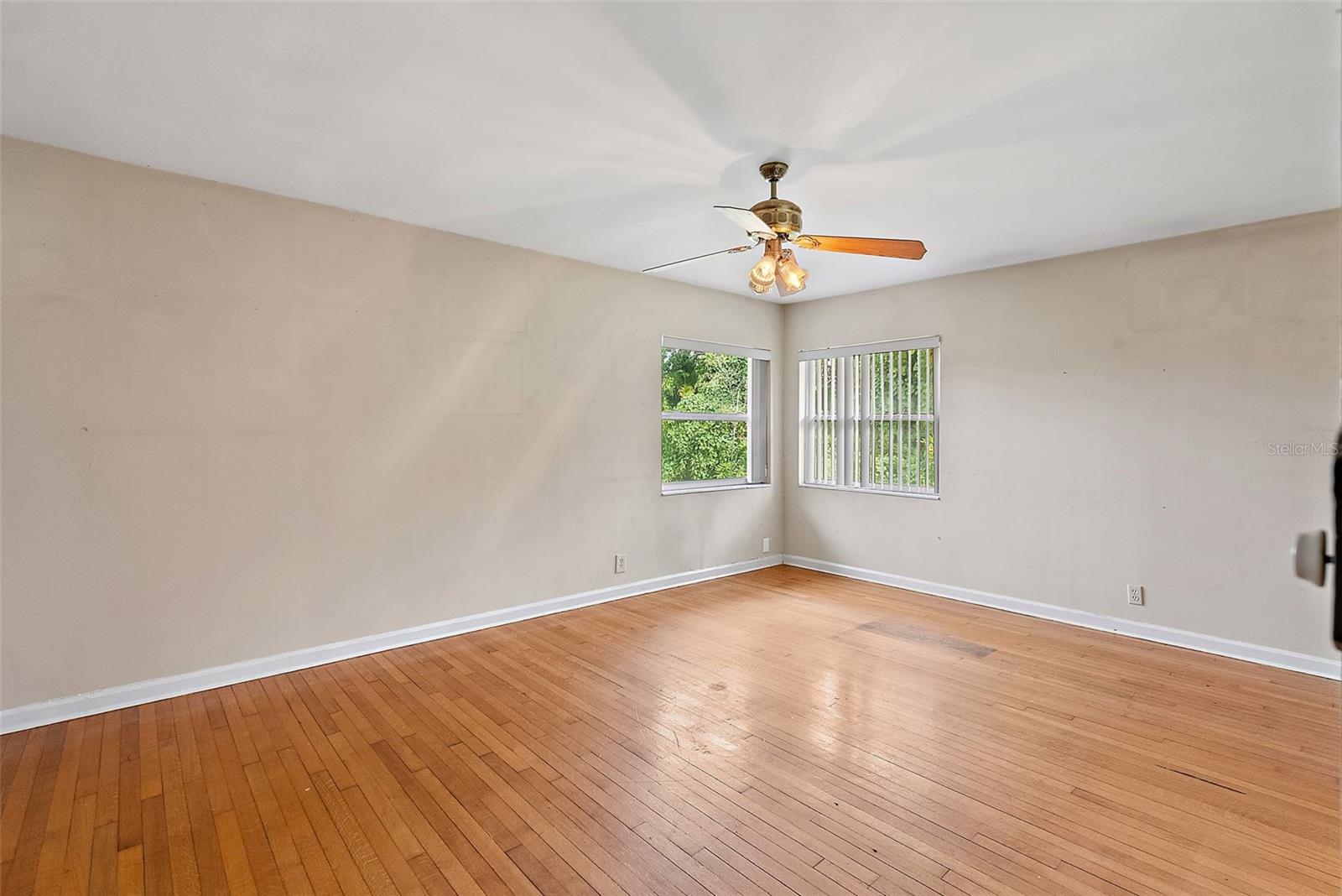 TROPICAL SHORES - Residential