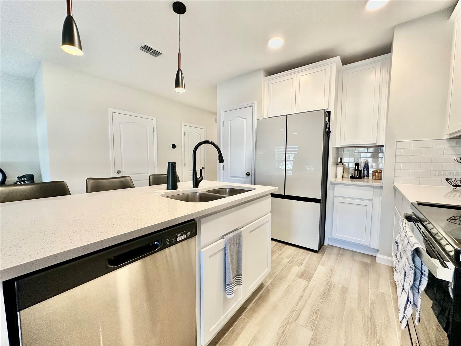 OWNS AT NARCOOSSEE COMMONS - Residential