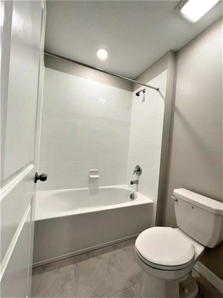 TOUCHSTONE PH 4 - Residential Lease