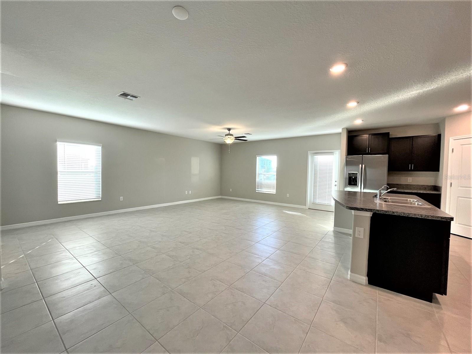 TOUCHSTONE PH 4 - Residential Lease