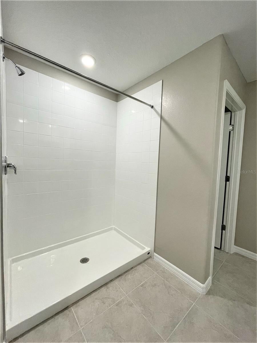 TOUCHSTONE PH 4 - Residential Lease