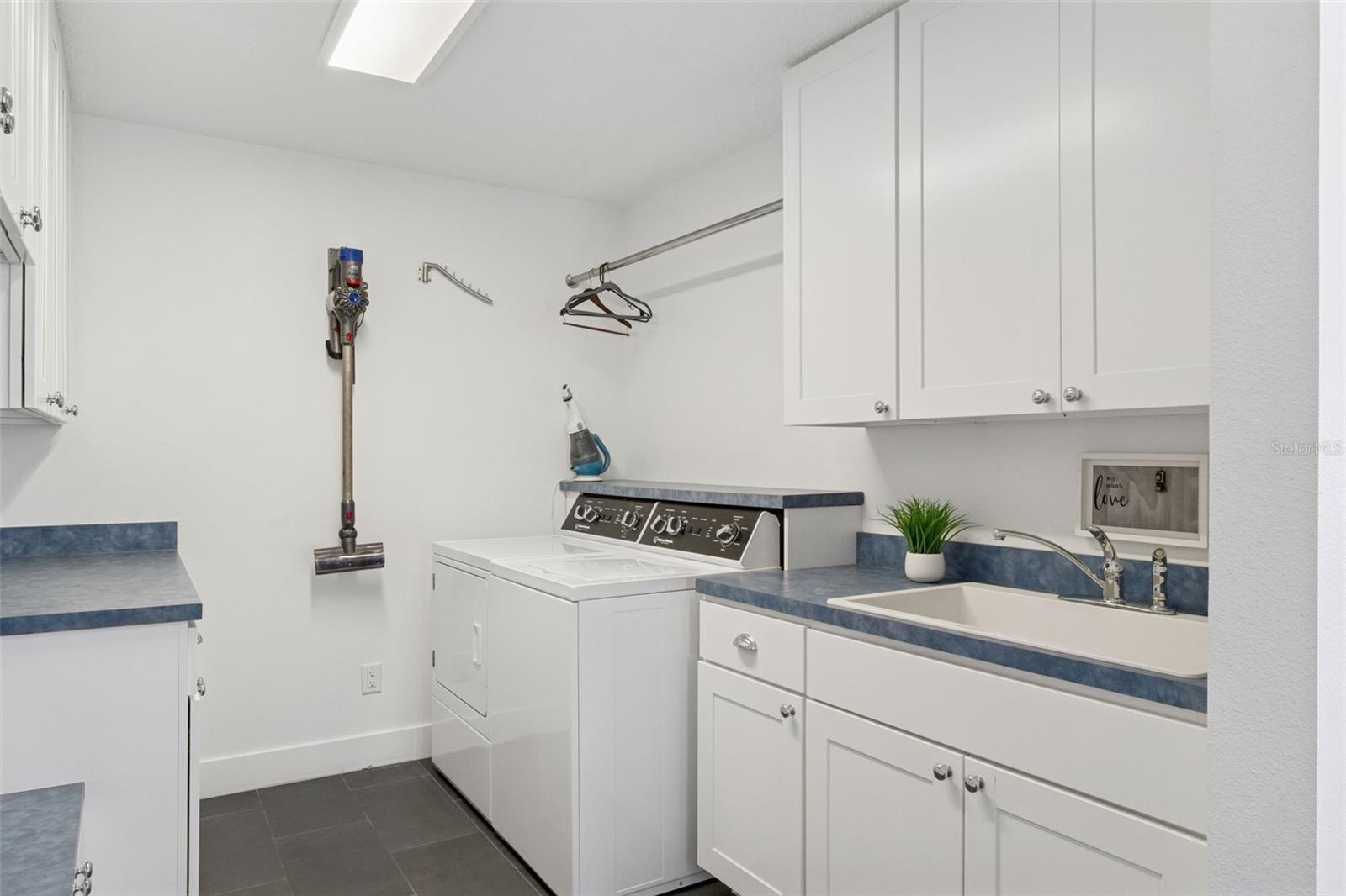 JENNIFER ESTATES - Residential