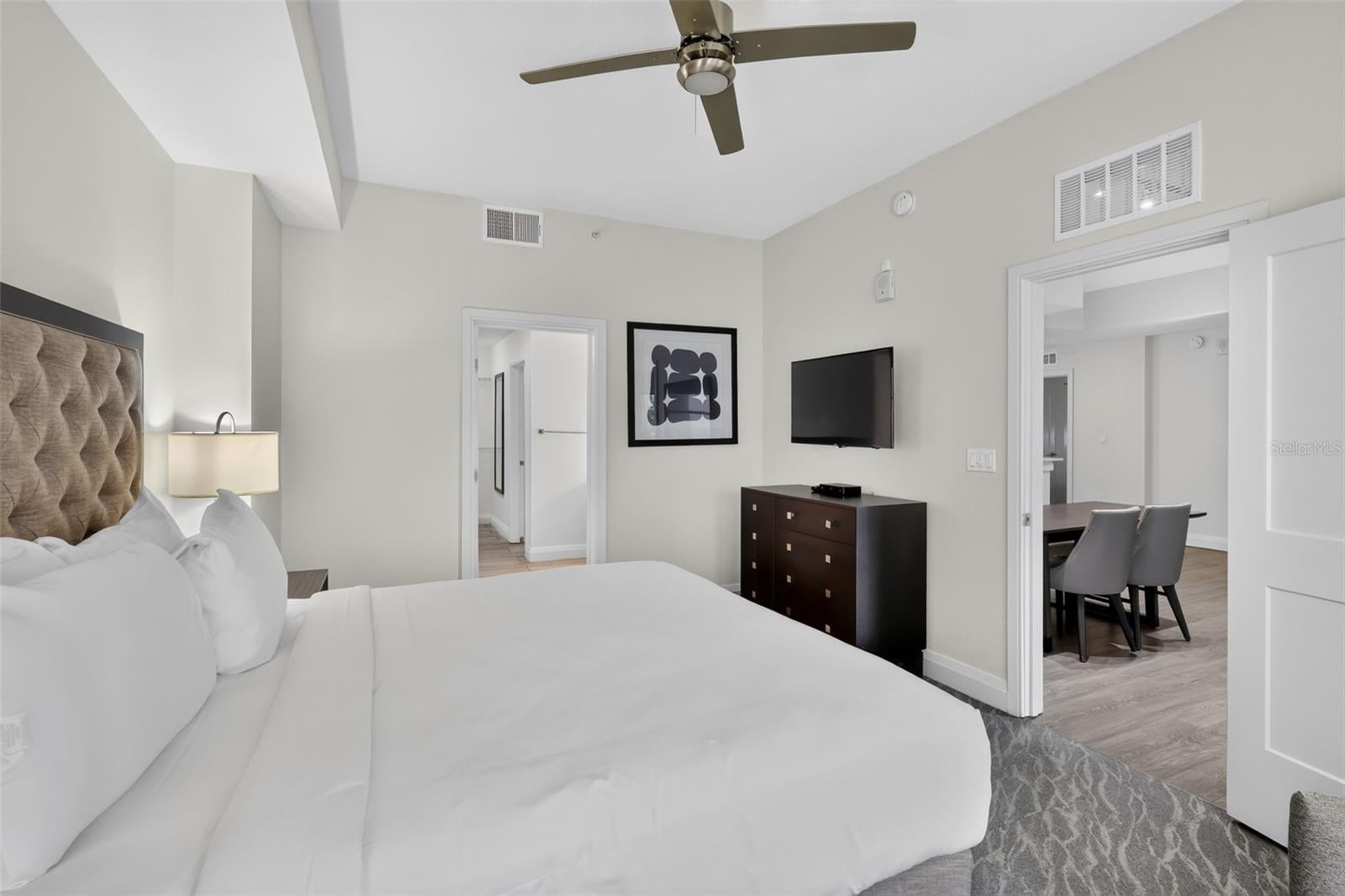 14501 GROVE RESORT AVENUE 3438