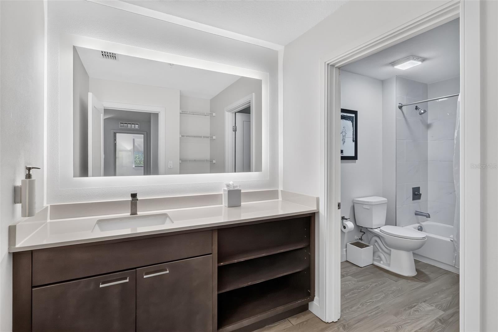 14501 GROVE RESORT AVENUE 3438