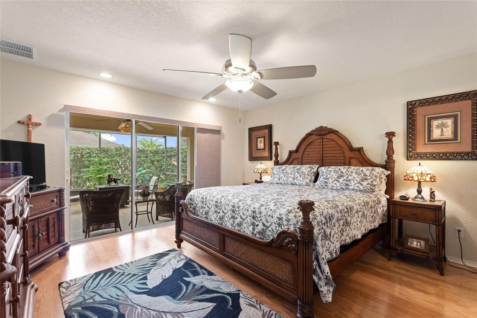 549 VISTA SOL DR