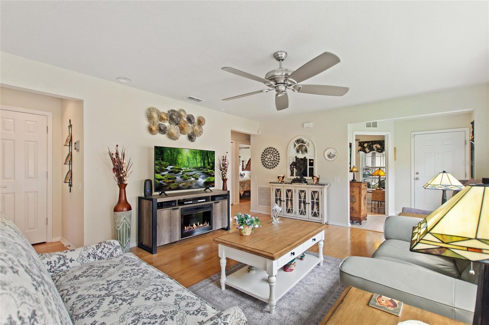 549 VISTA SOL DR
