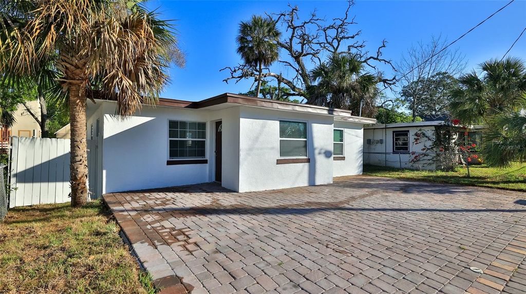 Photo of 326 Hobart Avenue, Daytona Beach, FL 32114 (MLS # S5133878)