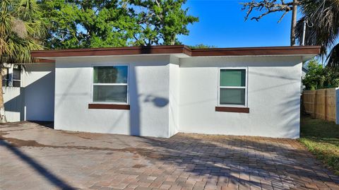 Photo of 326 Hobart Avenue, Daytona Beach, FL 32114 (MLS # S5133878)