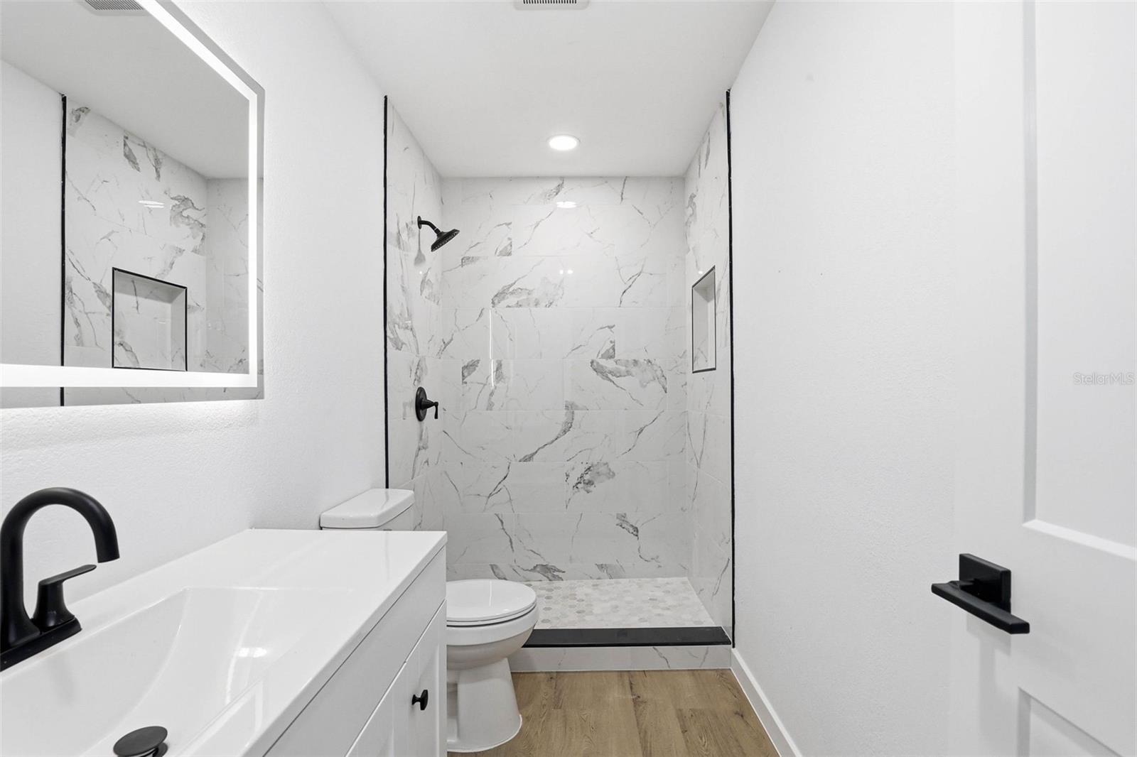 GANDY GARDENS 10 - Residential