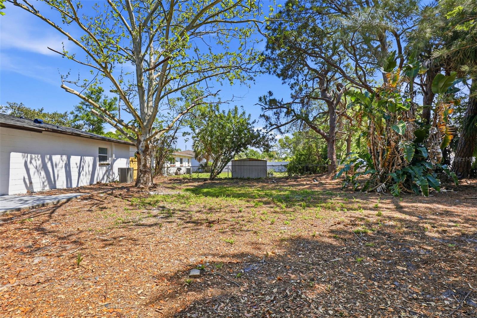 GANDY GARDENS 10 - Residential