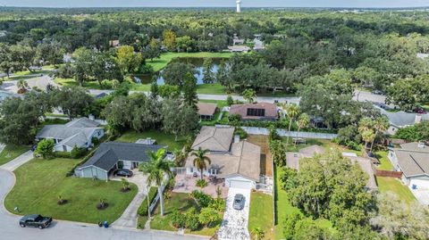 A home in PALMETTO