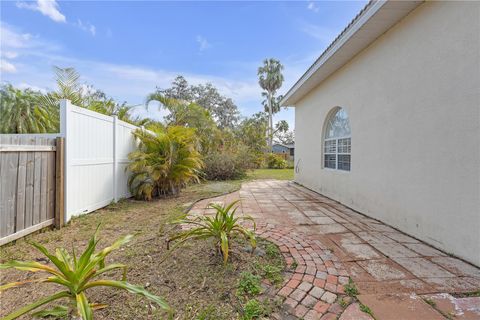 A home in PALMETTO