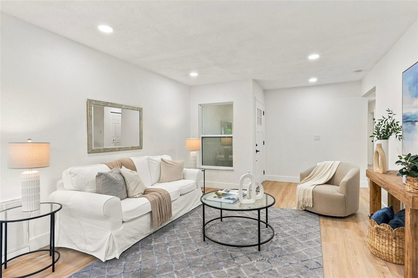 607 WILLOW COURT