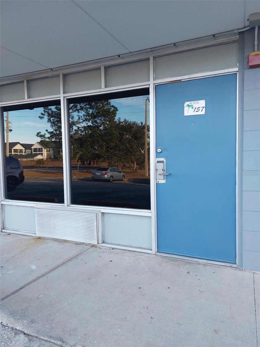 Furnished studio apartment conveniently located near the Posner Park shopping area in Davenport. This move-in-ready unit offers an efficient layout with all furniture included. Enjoy close proximity to restaurants, major retail stores, grocery markets, entertainment, and medical services, with easy access to US-27 and I-4, making commuting throughout Central Florida simple. A great opportunity to live in a rapidly growing area with excellent amenities. Schedule your showing today!