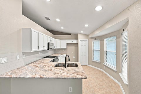 Tiny photo for 10143 SE 122nd Lane, Belleview, FL 34420 (MLS # OM730733)