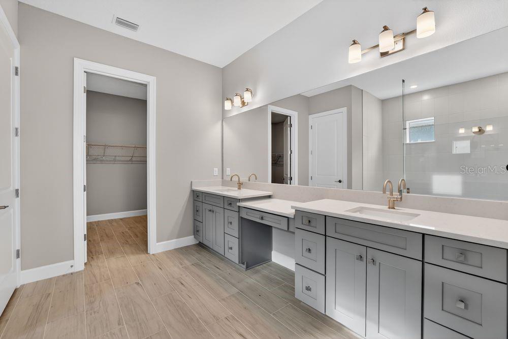 AZARIO ESPLANADE - Residential