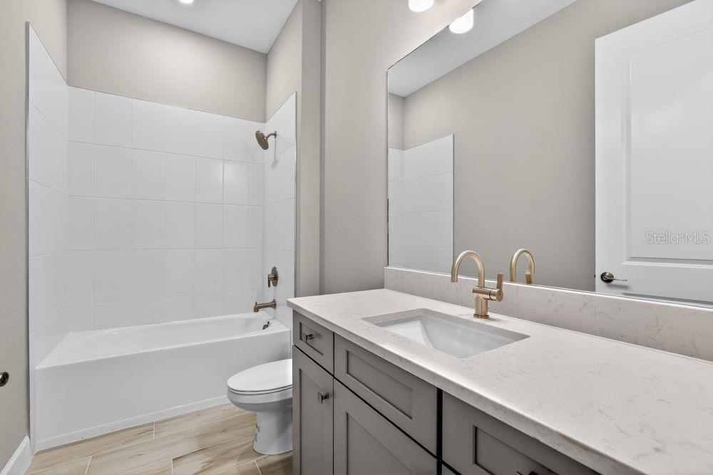 AZARIO ESPLANADE - Residential