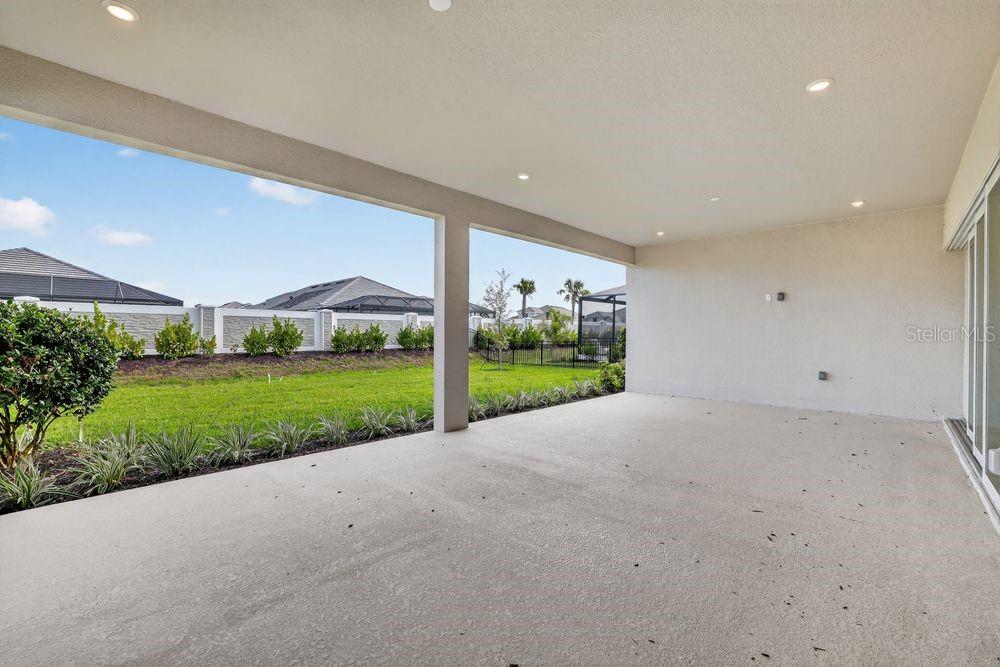 AZARIO ESPLANADE - Residential