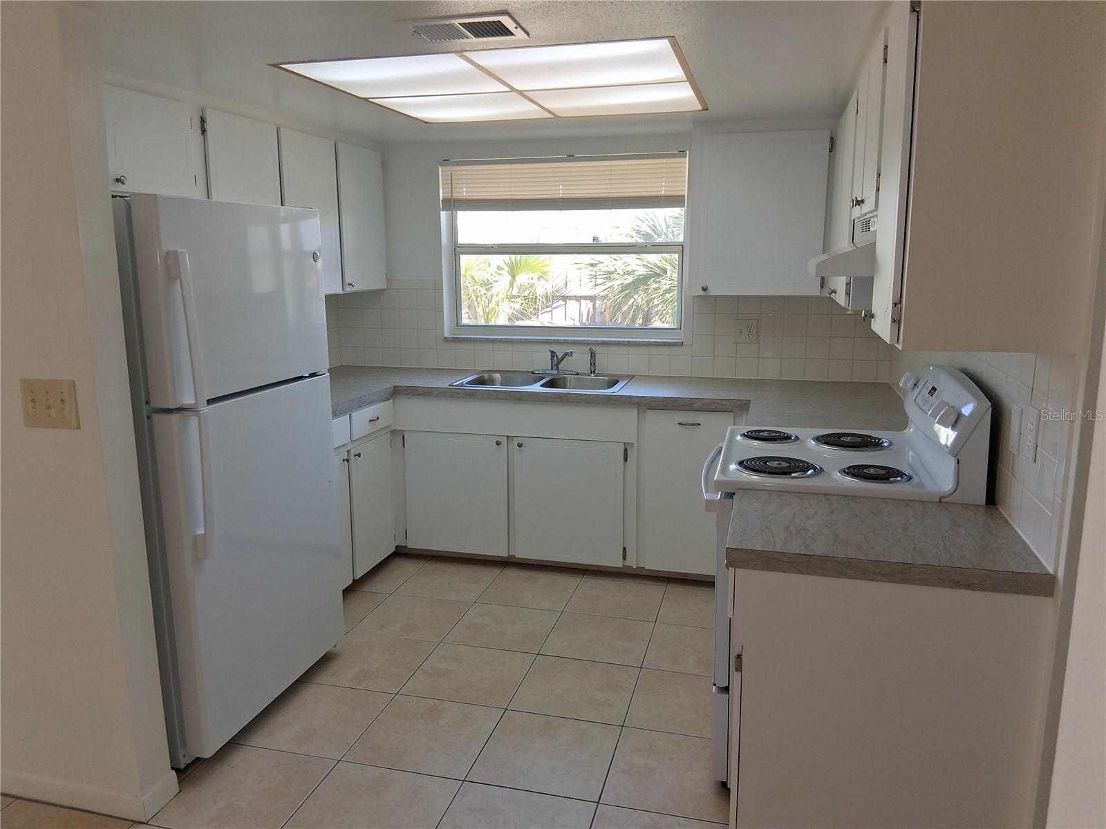 APOLLO BEACH UNIT 1 PT 2 - Commercial Sale