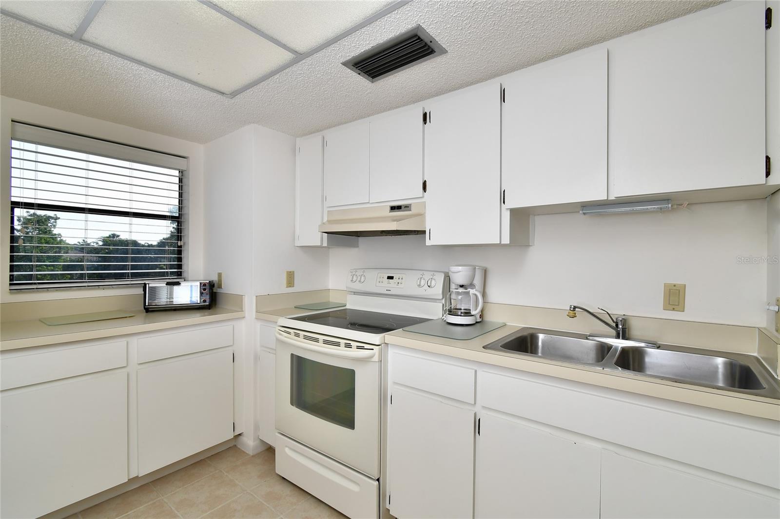 CAPSTAN CLUB CONDO - Residential