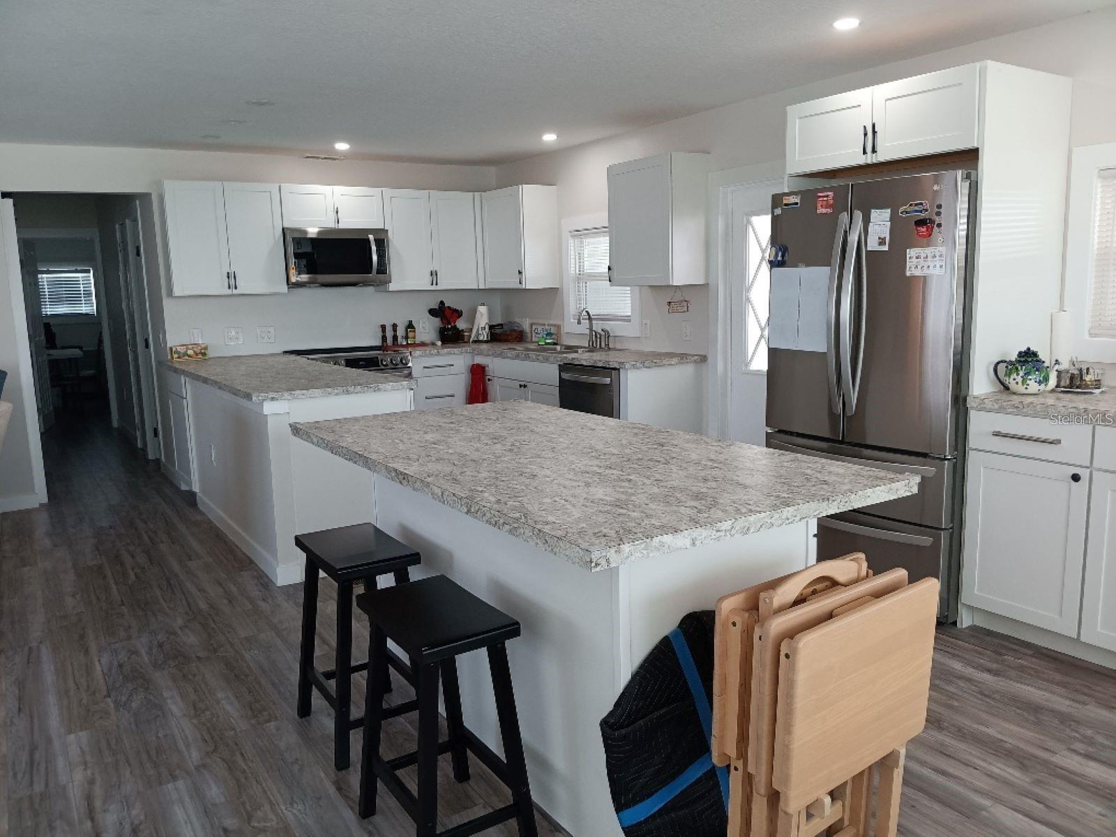 COUNTRY CLUB ESTATES - Residential