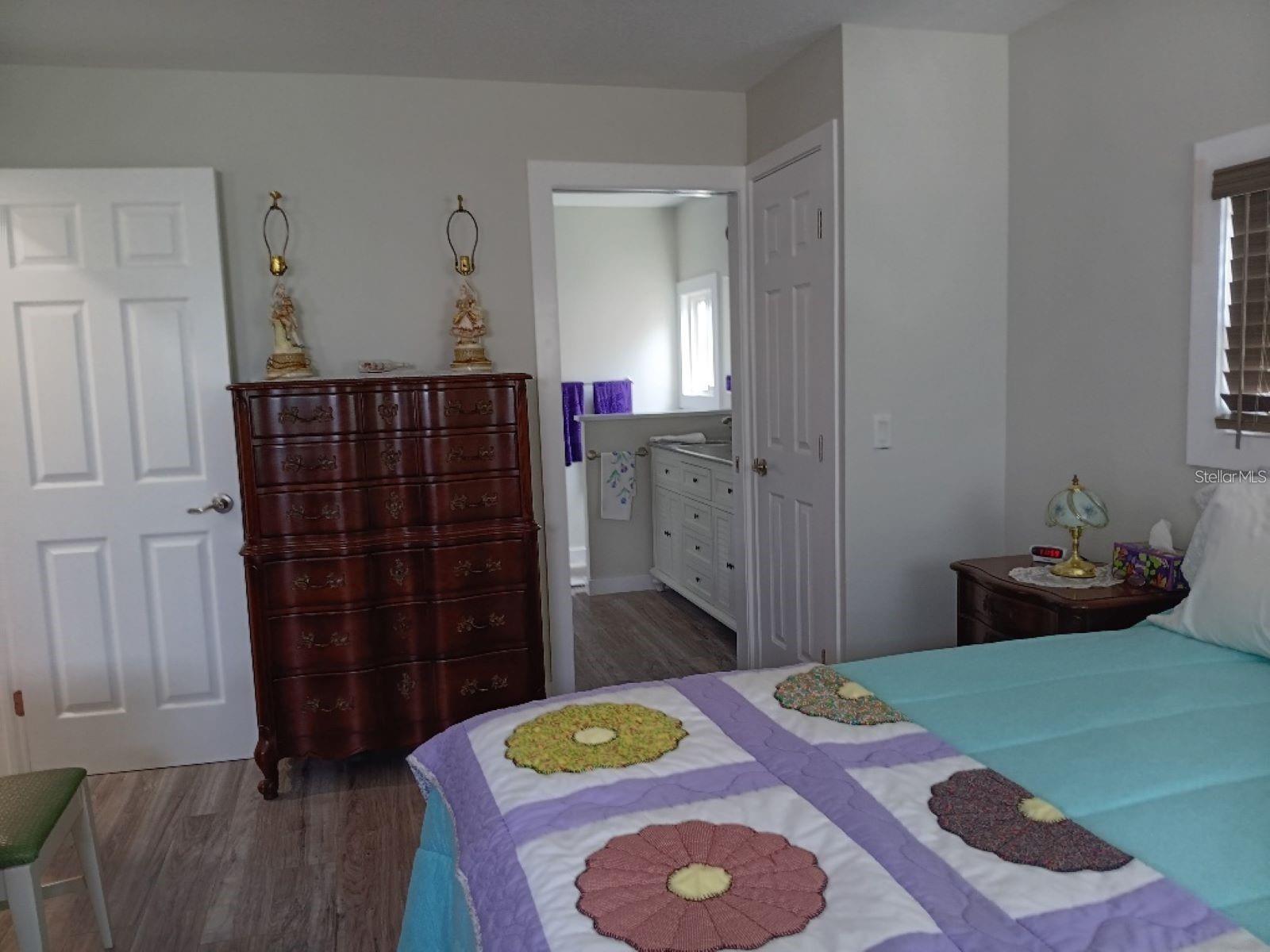 COUNTRY CLUB ESTATES - Residential